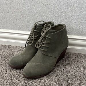 Toms Sage Lace-Up Ankle Booties